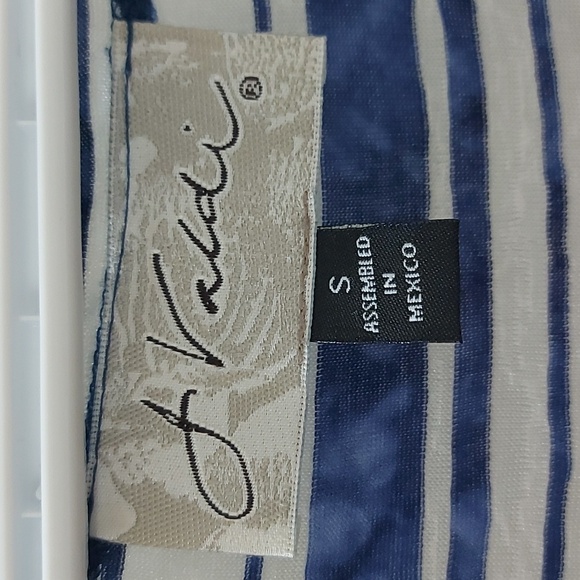 J Valdi cover-up - Picture 3 of 7